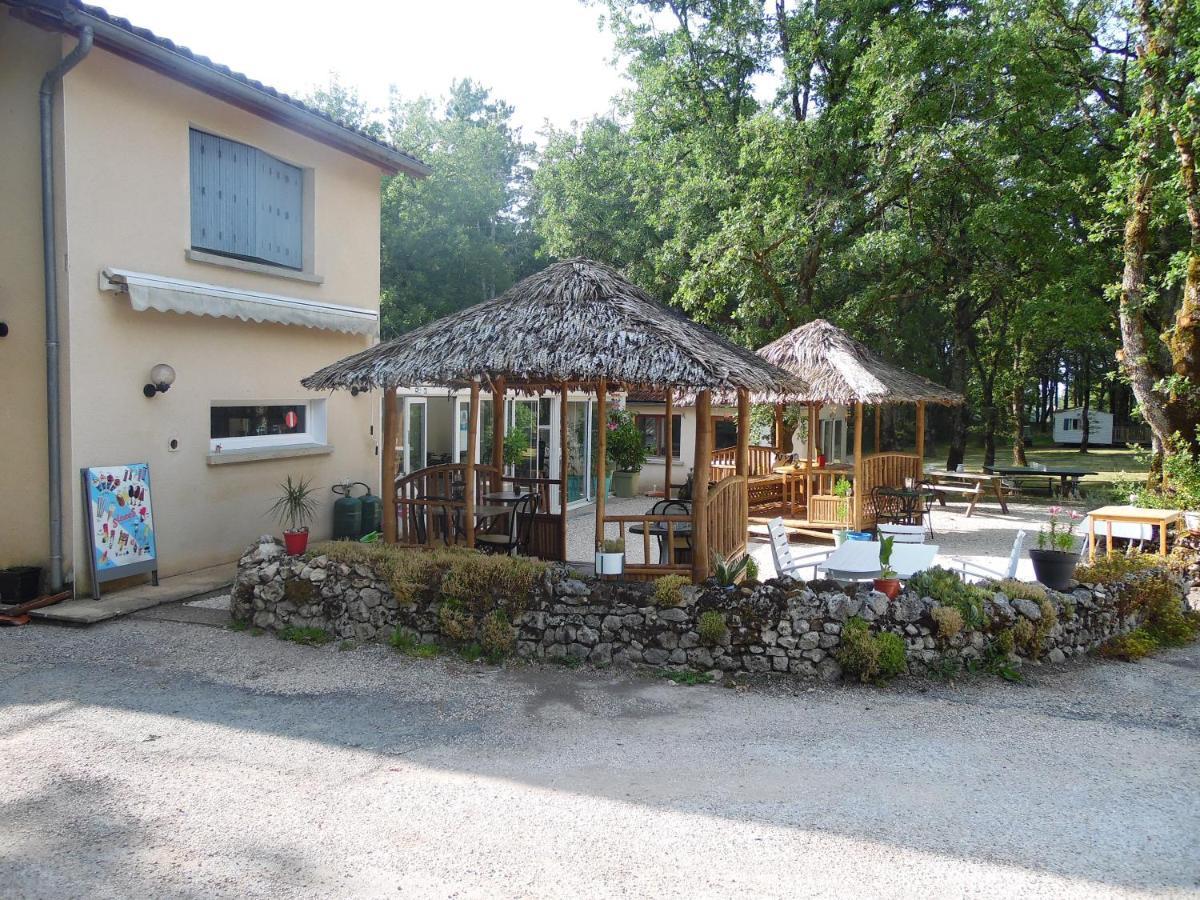 Camping Les Paillotes Payrac Esterno foto