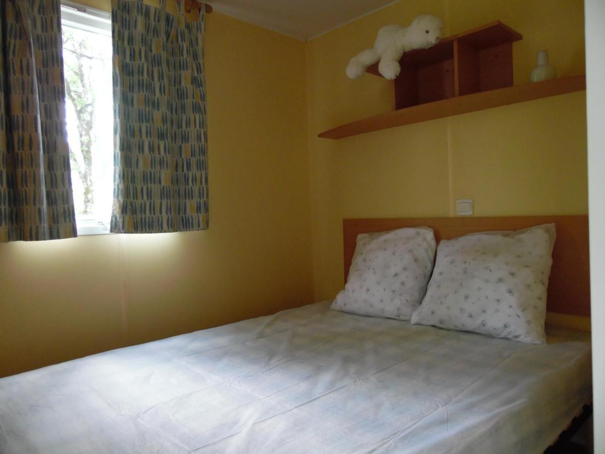Camping Les Paillotes Payrac Esterno foto