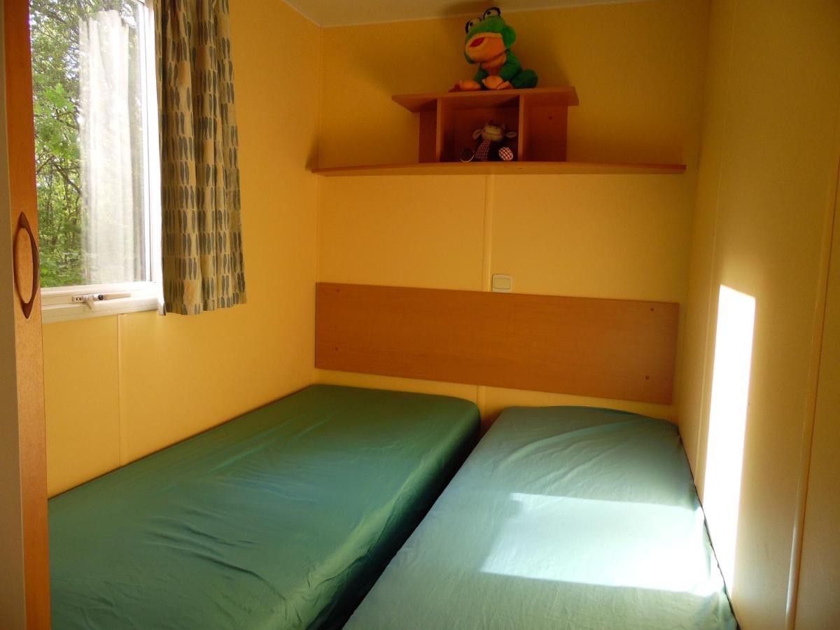 Camping Les Paillotes Payrac Esterno foto