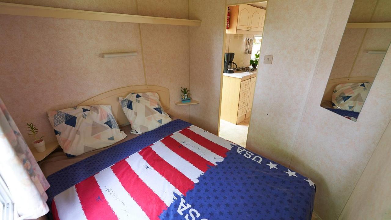 Camping Les Paillotes Payrac Esterno foto