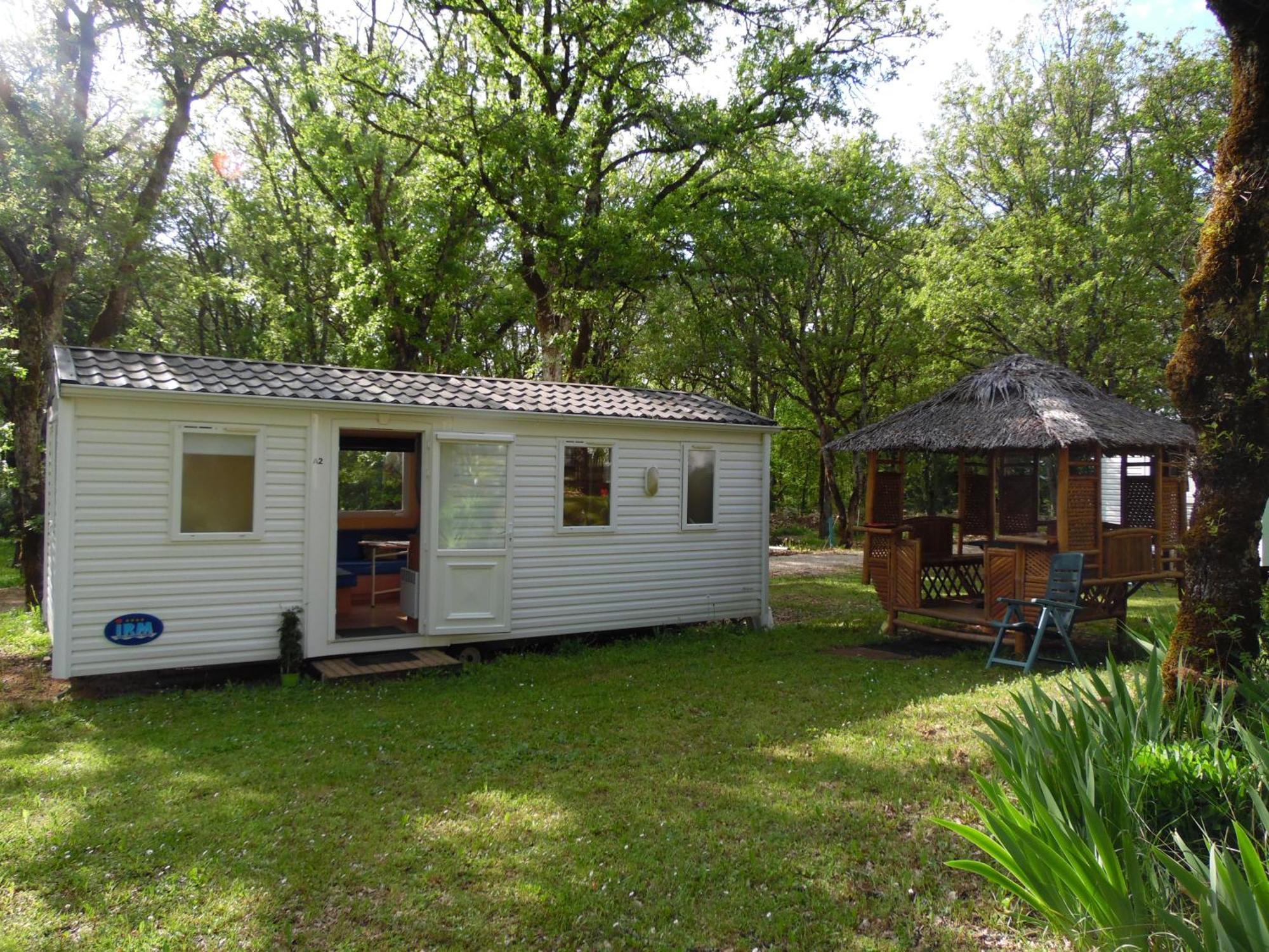 Camping Les Paillotes Payrac Esterno foto
